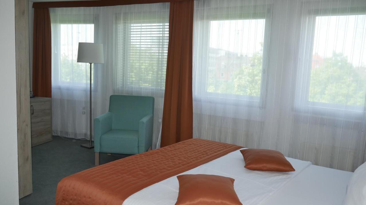 Komfort Hotel Ludwigsburg Esterno foto