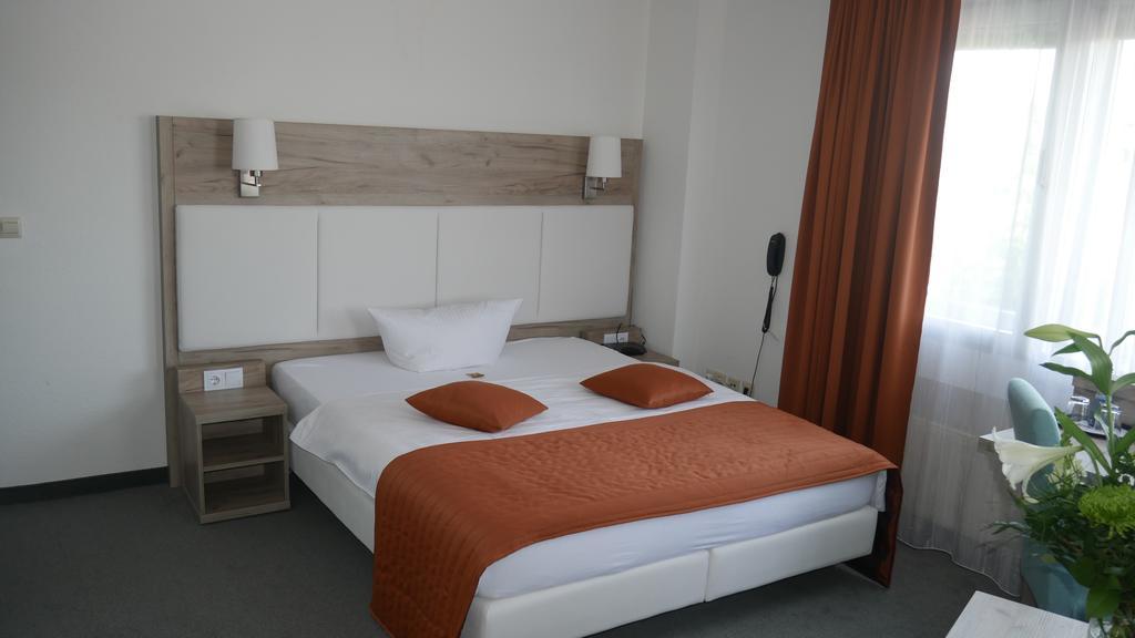 Komfort Hotel Ludwigsburg Esterno foto