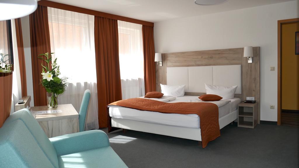 Komfort Hotel Ludwigsburg Esterno foto